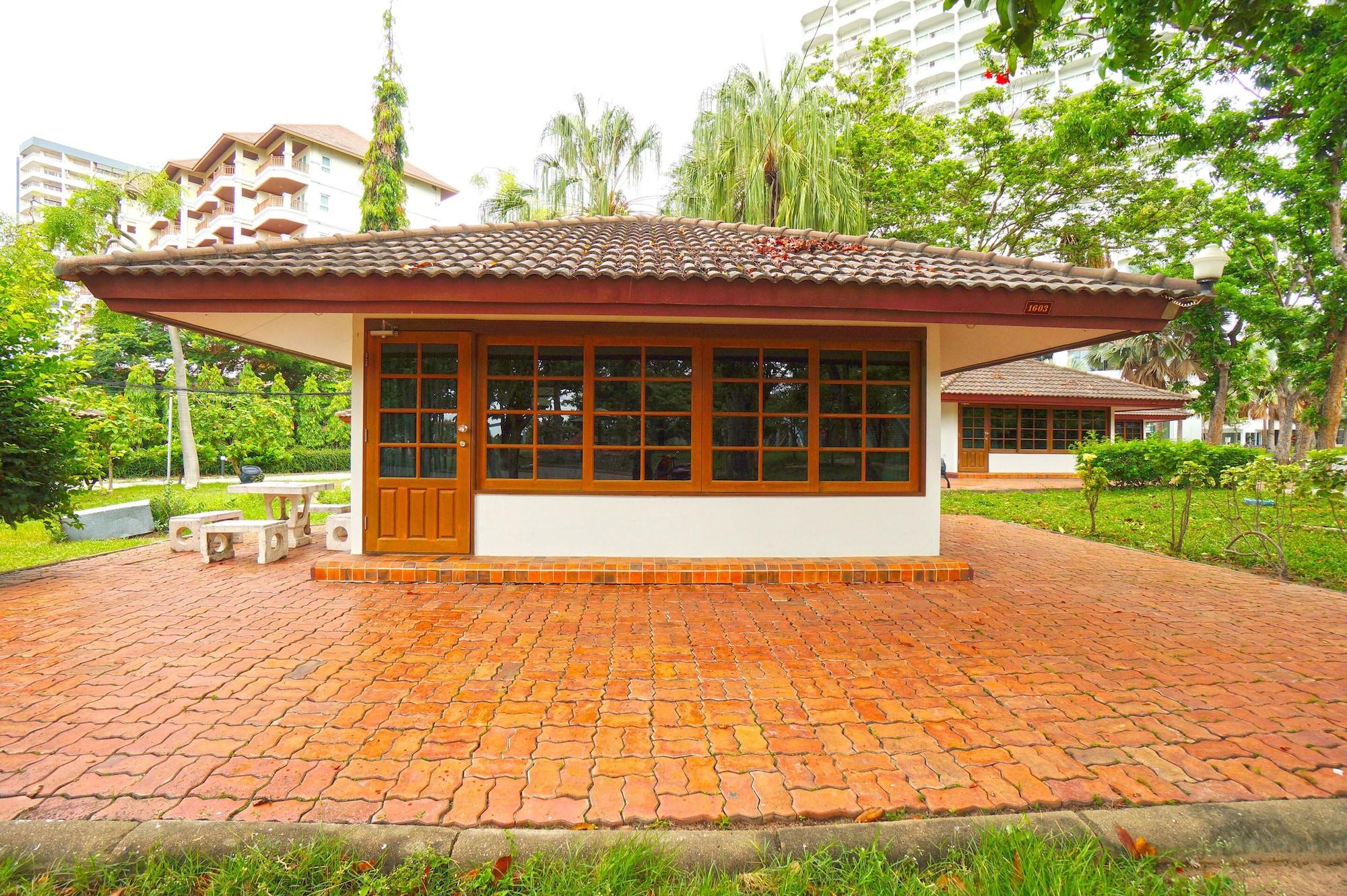 Pattaya Park Beach Resort Exterior photo