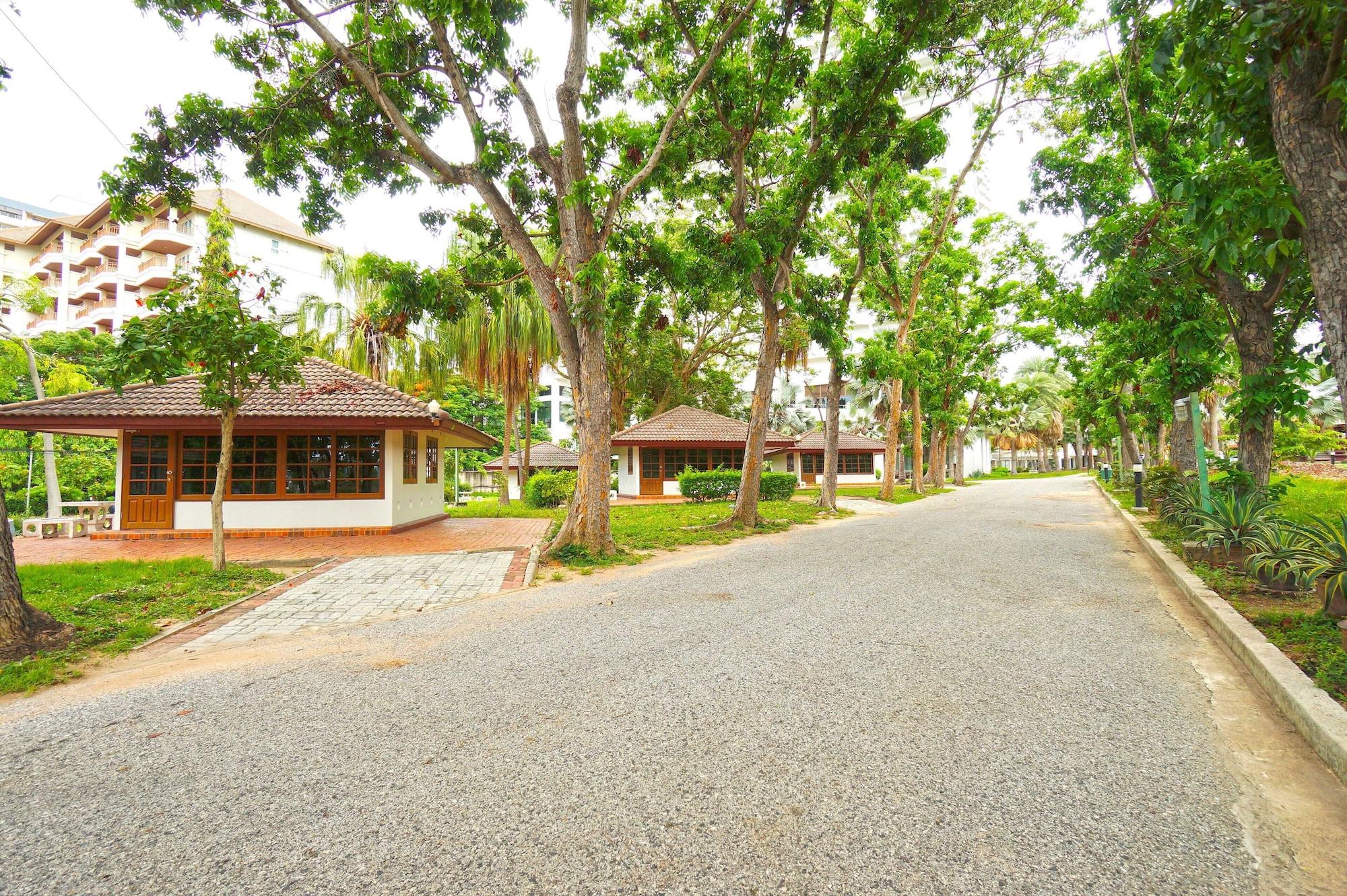 Pattaya Park Beach Resort Exterior photo