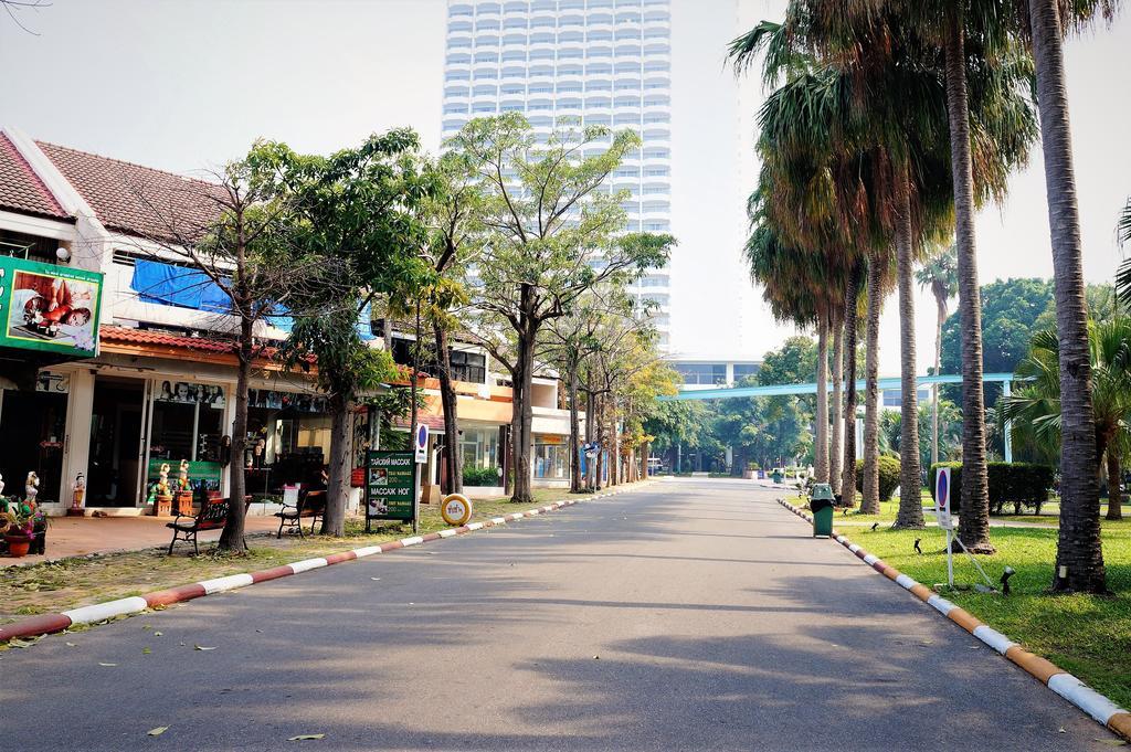 Pattaya Park Beach Resort Exterior photo